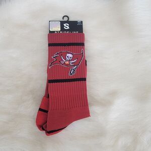 Tampa Bay Buccaneers NFL Strideline Men M/L Premium Knit Crew - Fan Logo red/blk